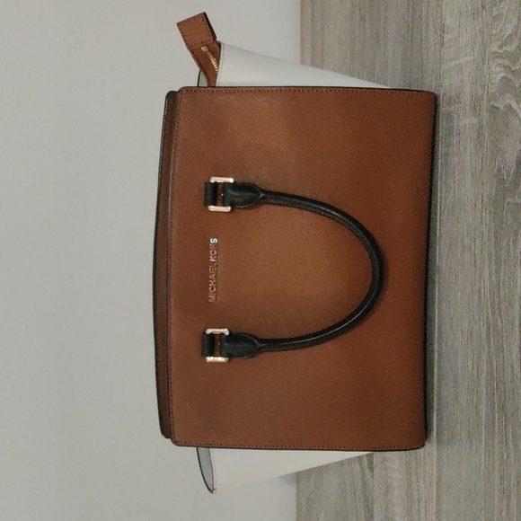 Michael Kors Handbags - Michael kors bag